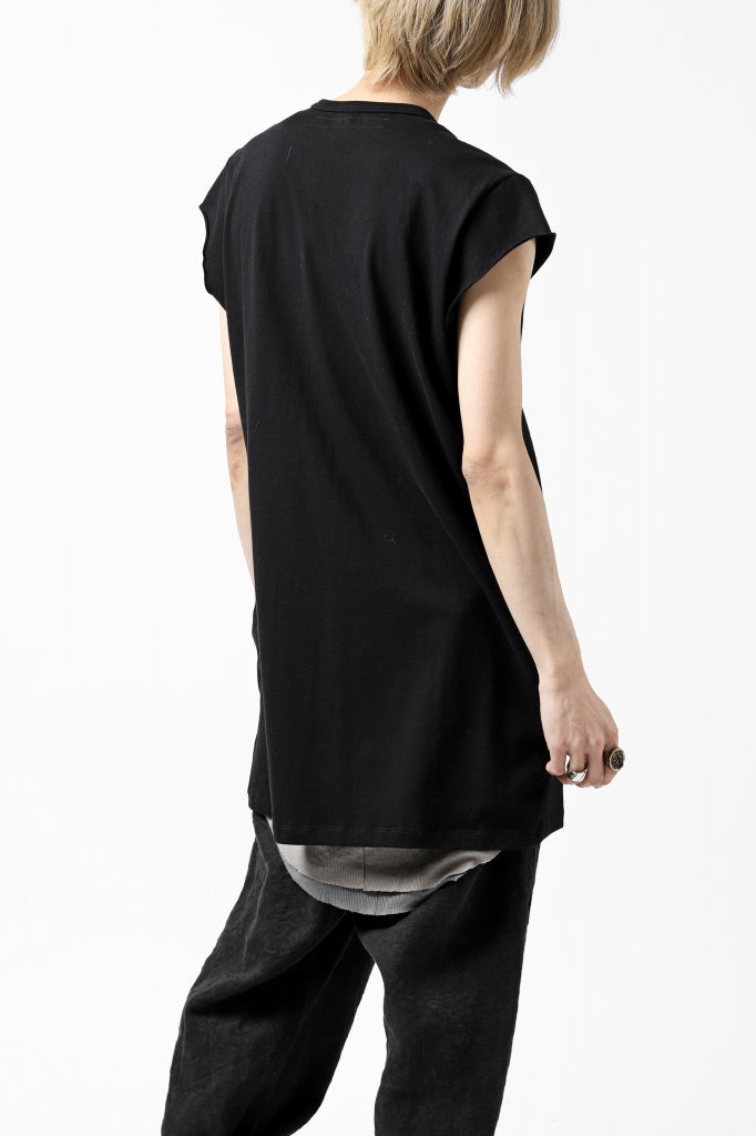 A.F ARTEFACT "NO FACE" FRENCH SLEEVE TOPS