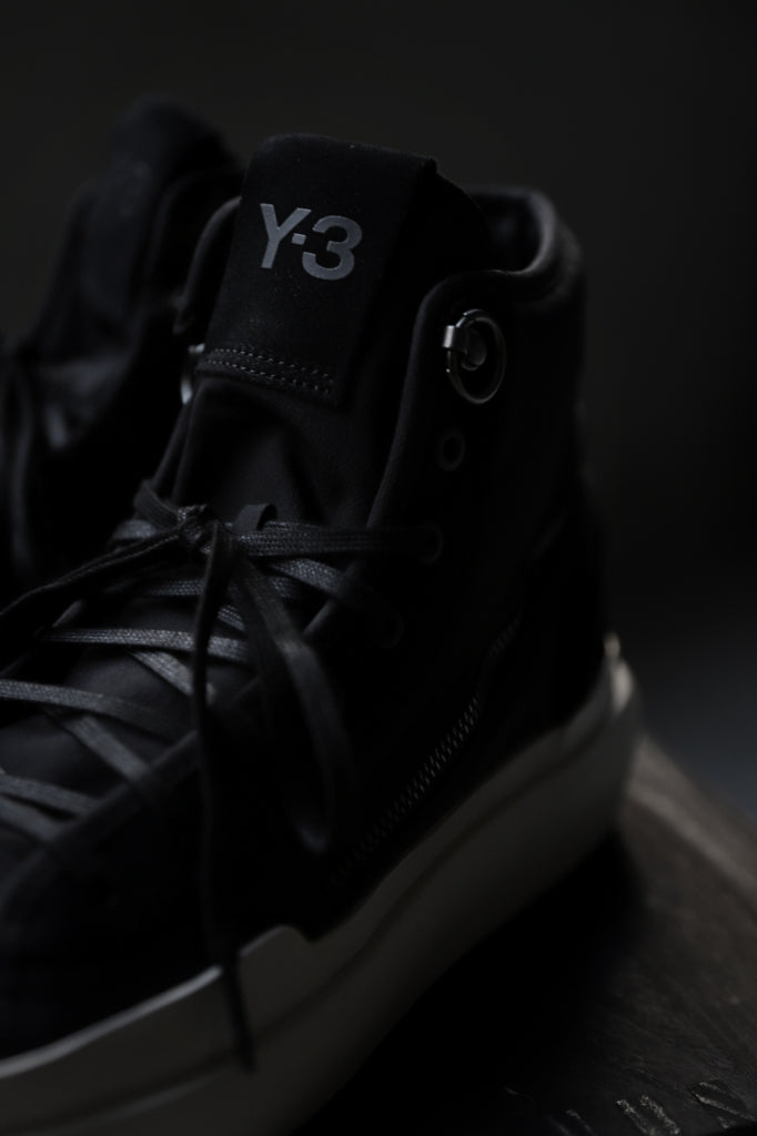 Y-3 Yohji Yamamoto AJATU COURT HIGH SNEAKERS (BLACK/BLACK/COREWHITE) ※
