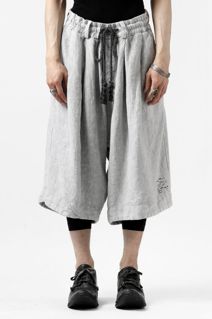 _vital tucked volume short pants / japanese-ink dyed linen