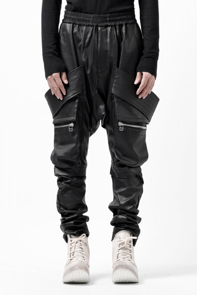 A.F ARTEFACT FLAP-DETAIL SLIM CARGO PANTS / STRETCH SHEEP LEATHER