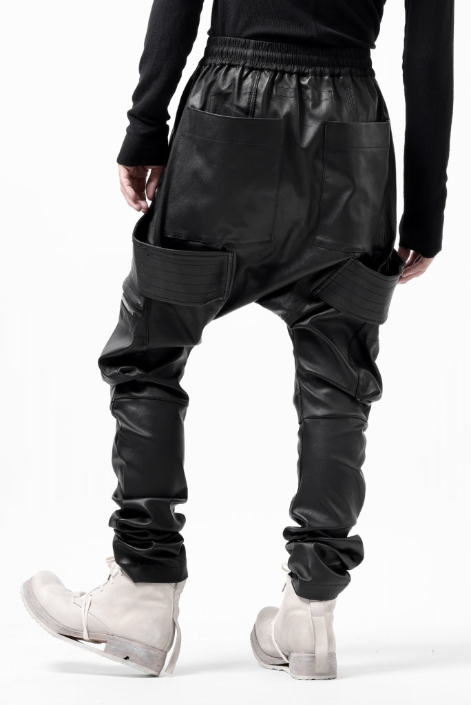 A.F ARTEFACT FLAP-DETAIL SLIM CARGO PANTS / STRETCH SHEEP LEATHER