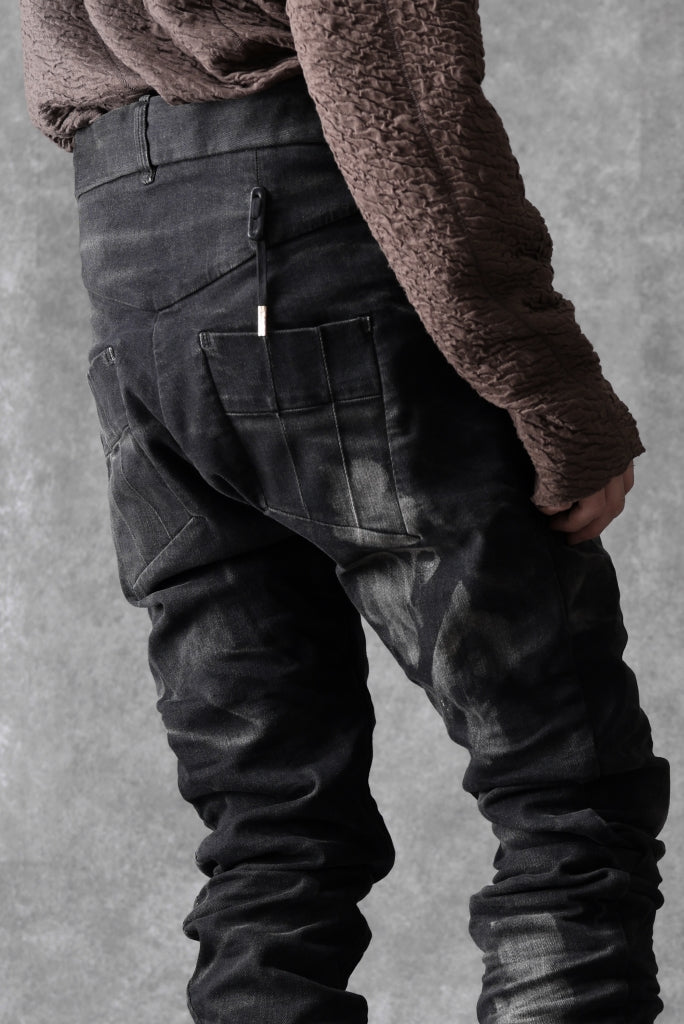 BORIS BIDJAN SABERI TIGHT FIT PANTS / STONE WASHED & USED EFFECT & BODY MOLDED "P13.TF-F1603K"