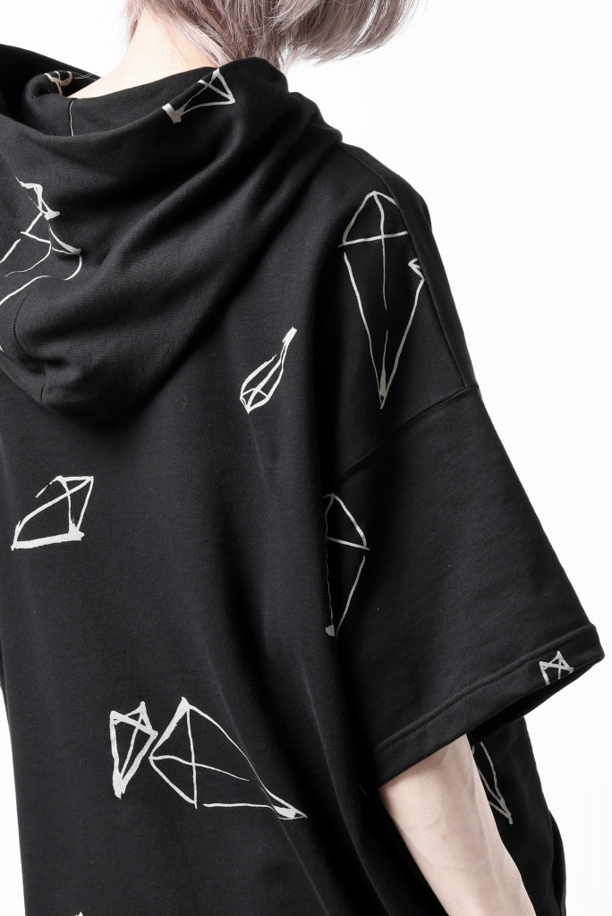 A.F ARTEFACT PYRA PATTERN PRINT SWEAT HOODIE SHORT SLEEVE