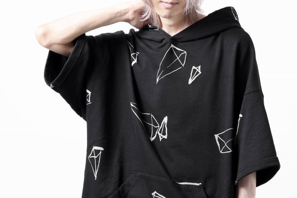 A.F ARTEFACT PYRA PATTERN PRINT SWEAT HOODIE SHORT SLEEVE