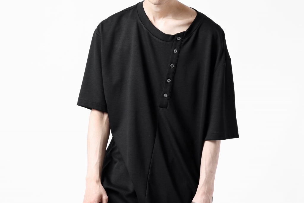 LEMURIA BIAS HENRY NECK S/S TOP / DELAVIS PUNCH ROME