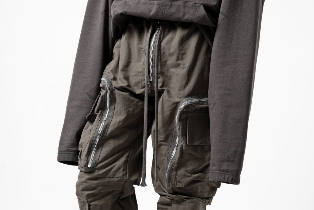 A.F ARTEFACT RADICAL-ZIP FIELD PANTS