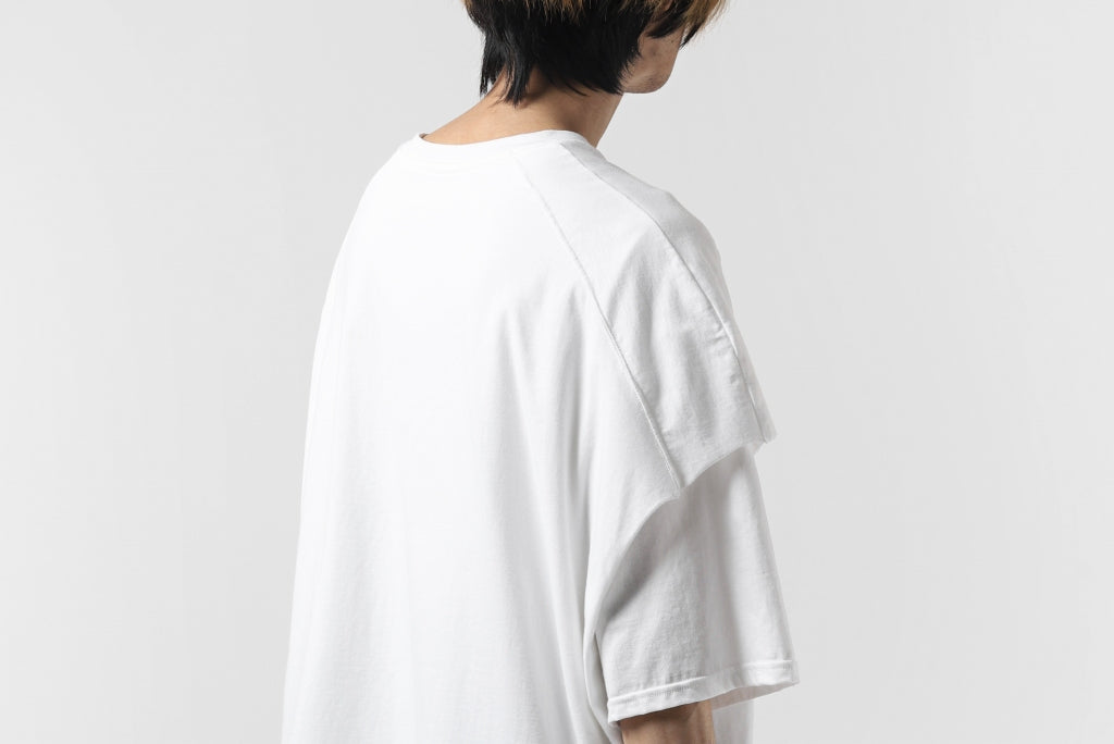 A.F ARTEFACT "NO FACE" LAYERED OVER SIZE TOPS