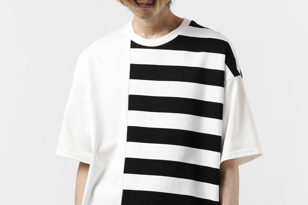 A.F ARTEFACT "DIVISION" BOXY FIT TEE  (WHITE x STRIPE)