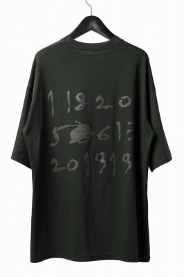 A.F ARTEFACT NUMBERRING PRINT OVER SIZED S/S TEE