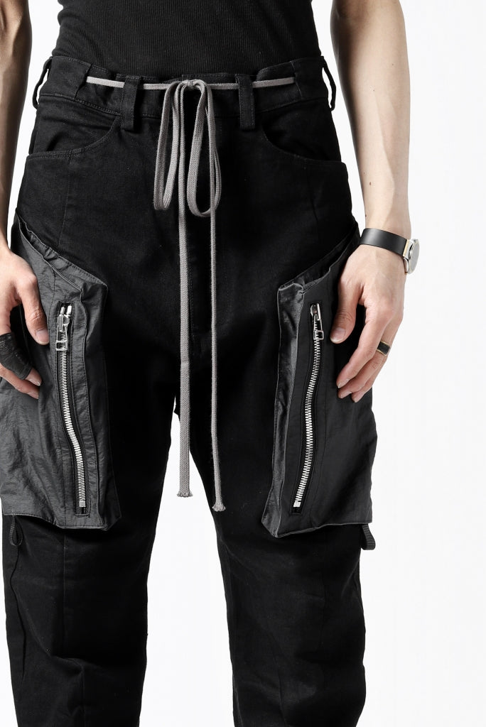 A.F ARTEFACT "JAY" CURVED BERMUDA PANTS