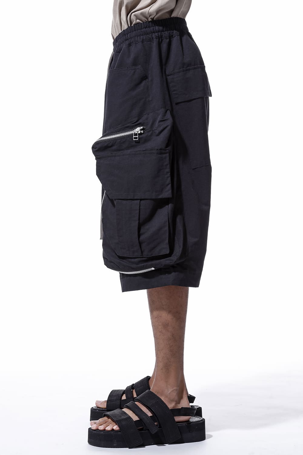 A.F ARTEFACT RADICAL-ZIP MILITARY SARROUEL SHORTS