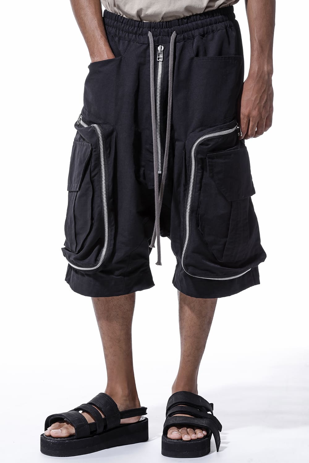 A.F ARTEFACT RADICAL-ZIP MILITARY SARROUEL SHORTS