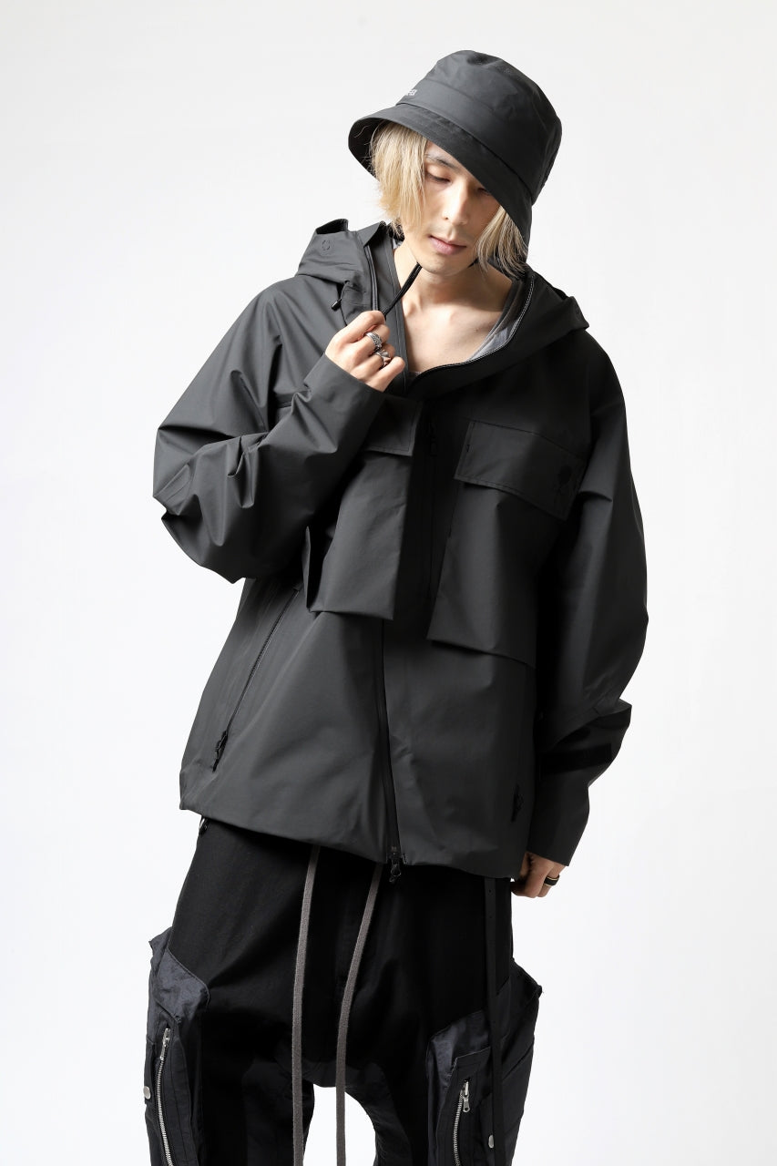 サマーセール35%オフ D-vec almost black コラボ GORE-TEX ベスト