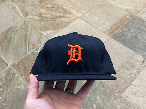 Vintage Detroit Tigers Universal Snapback Baseball Hat – Stuck In The 90s  Sports
