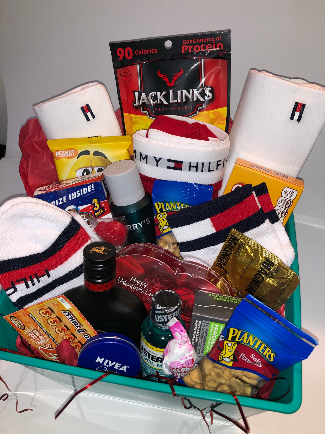 tommy hilfiger gift basket