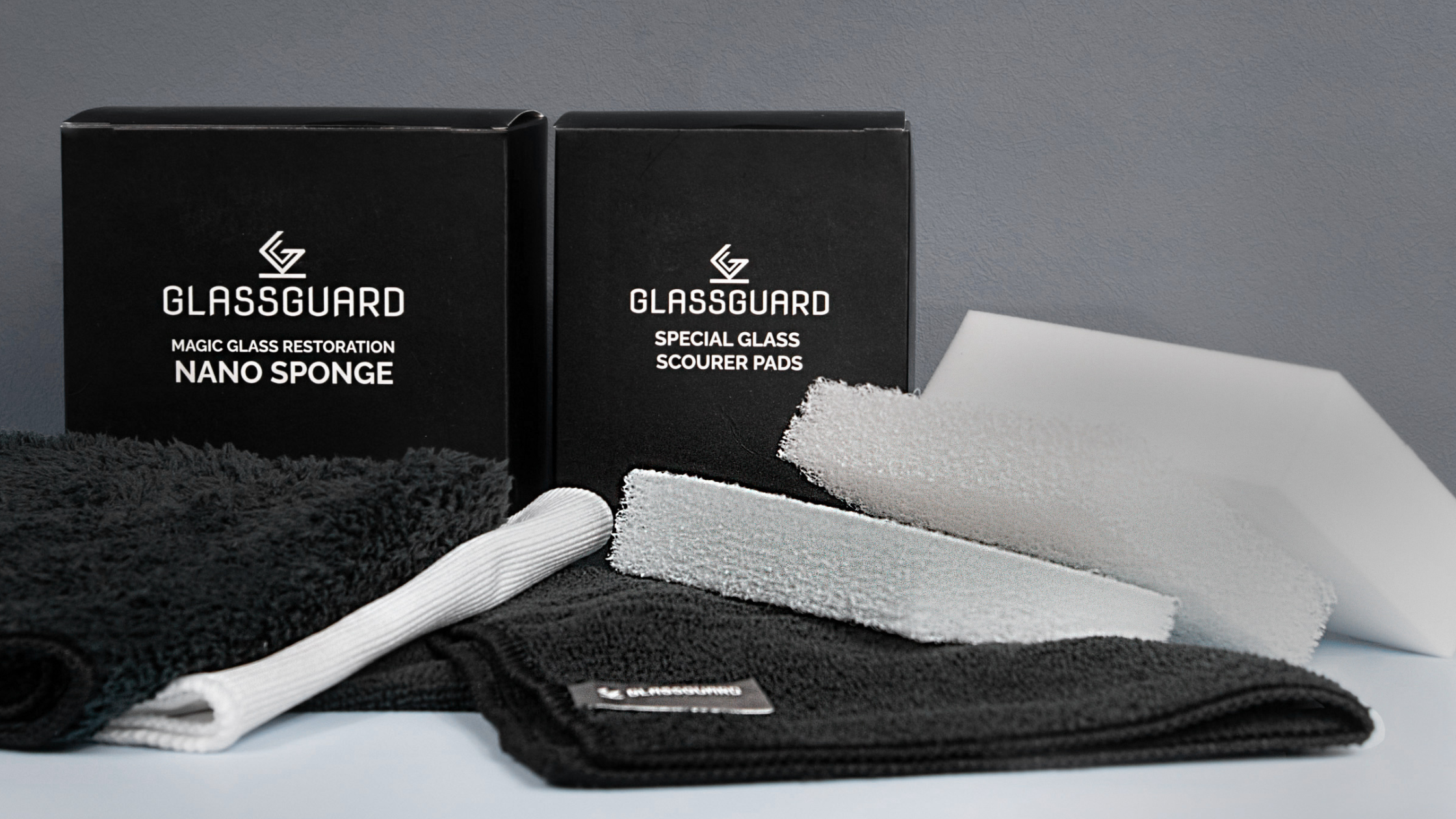 5 Reasons to Use a Special Glass Scourer on Glass Surfaces