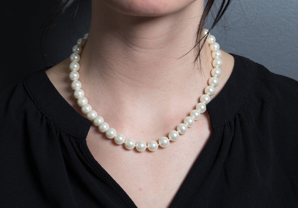 Pearl Necklaces for Women and Men