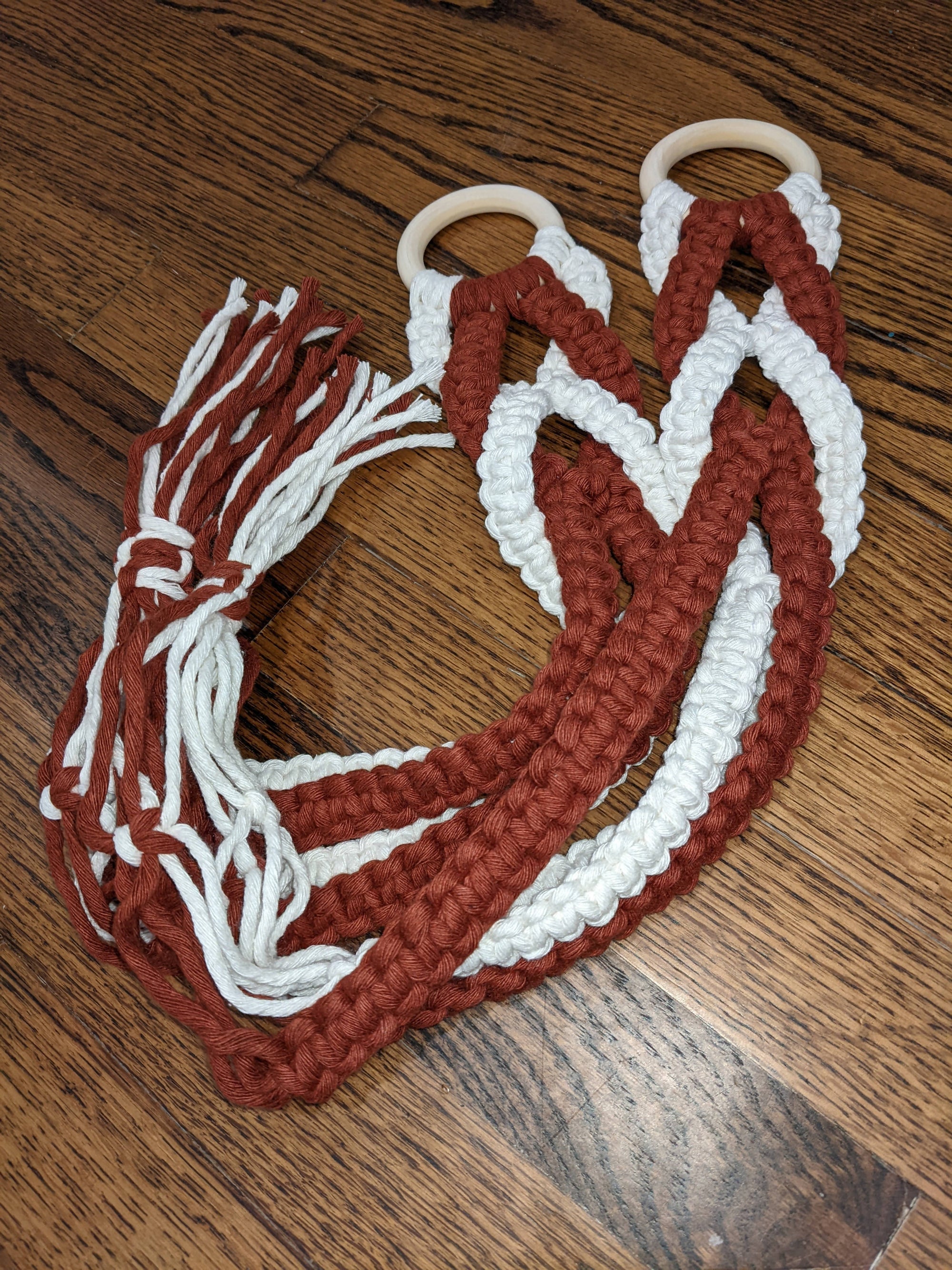 Clay red & white macrame plant hanger