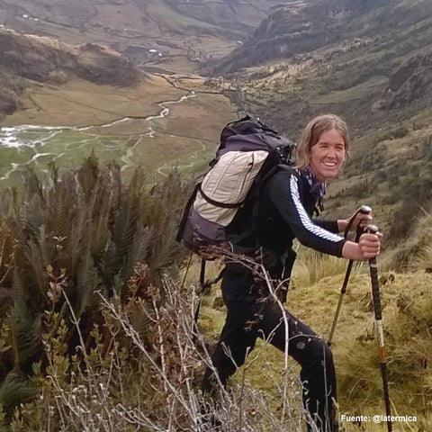 María Valencia en una expedición