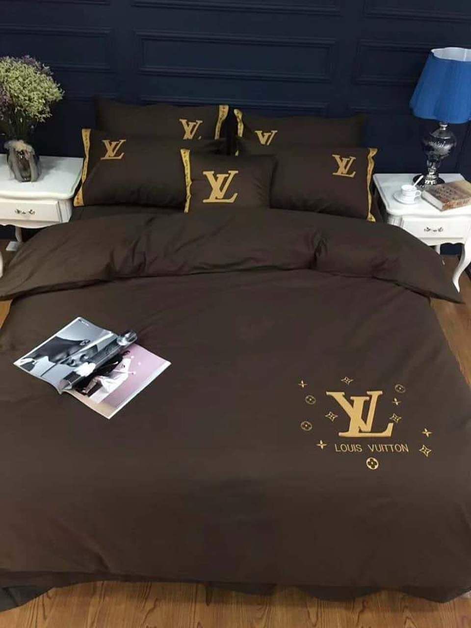 Best Basic Golden Logo Louis Vuitton bed set
