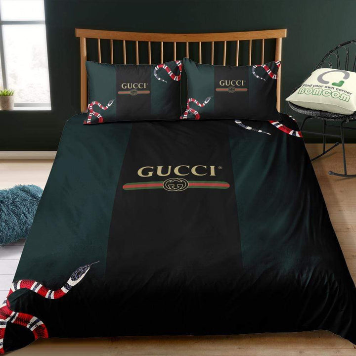 Dark Color with Snake Patterns Gucci bed set