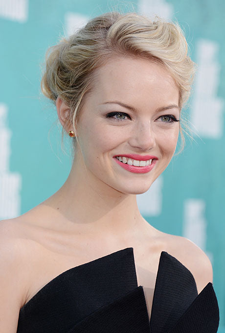 Emma Stone's Wavy Chignon