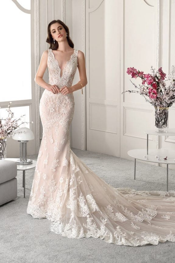 Lace wedding dress