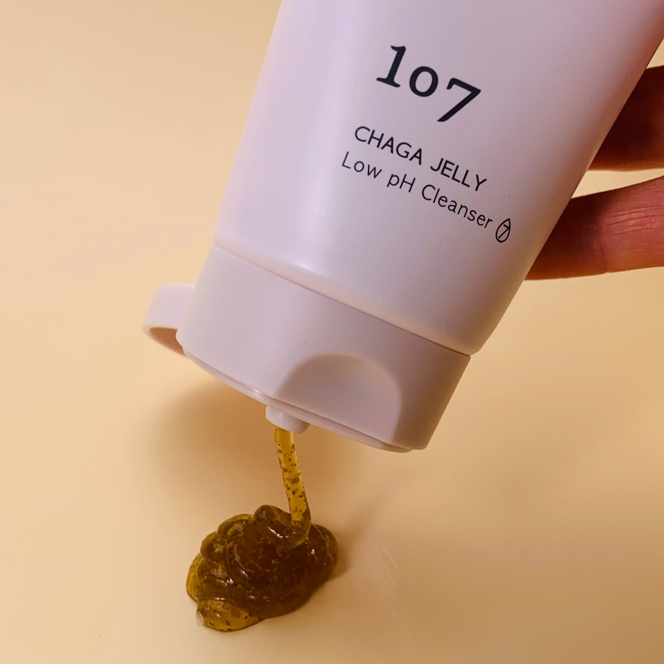 107 Chaga Jelly Low pH Cleanser