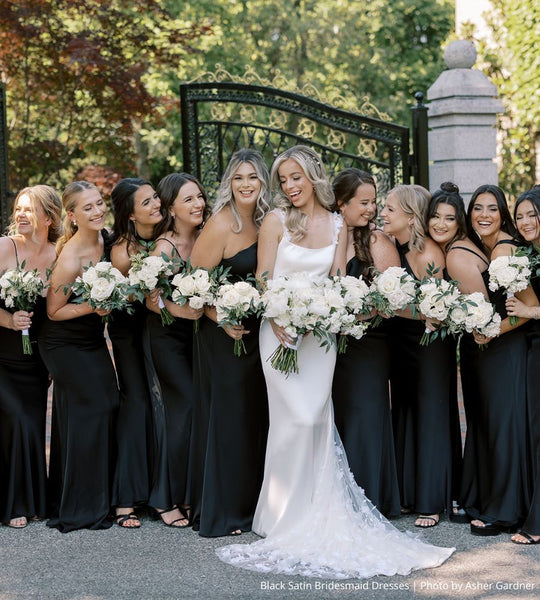 Five Easy Bridal Party Poses - Cassidy Lynne