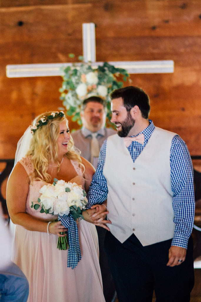 The bride and groom looking happy as ever! | A Charming Tennessee Wedding | Kennedy Blue 
