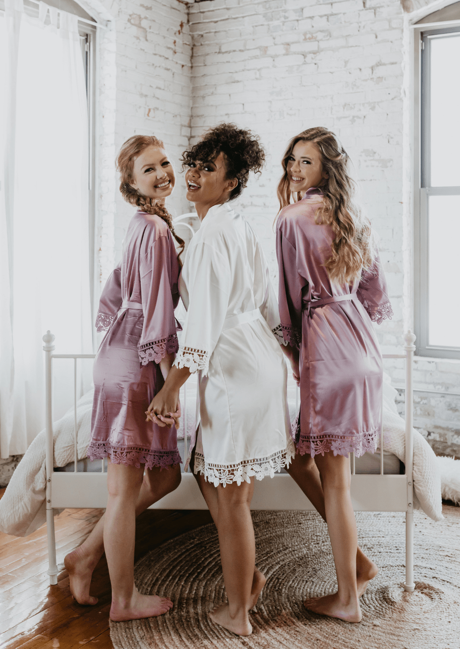 Satin customized bridesmaid robes – Bridesmaid's World