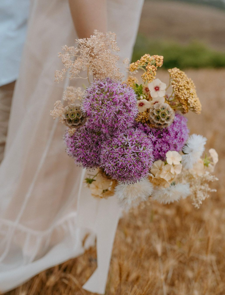 bridal bouquet trends 2023