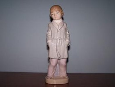 Vintage Lladro Boy Yawning Porcelain Figurine Retired #4870 No Box