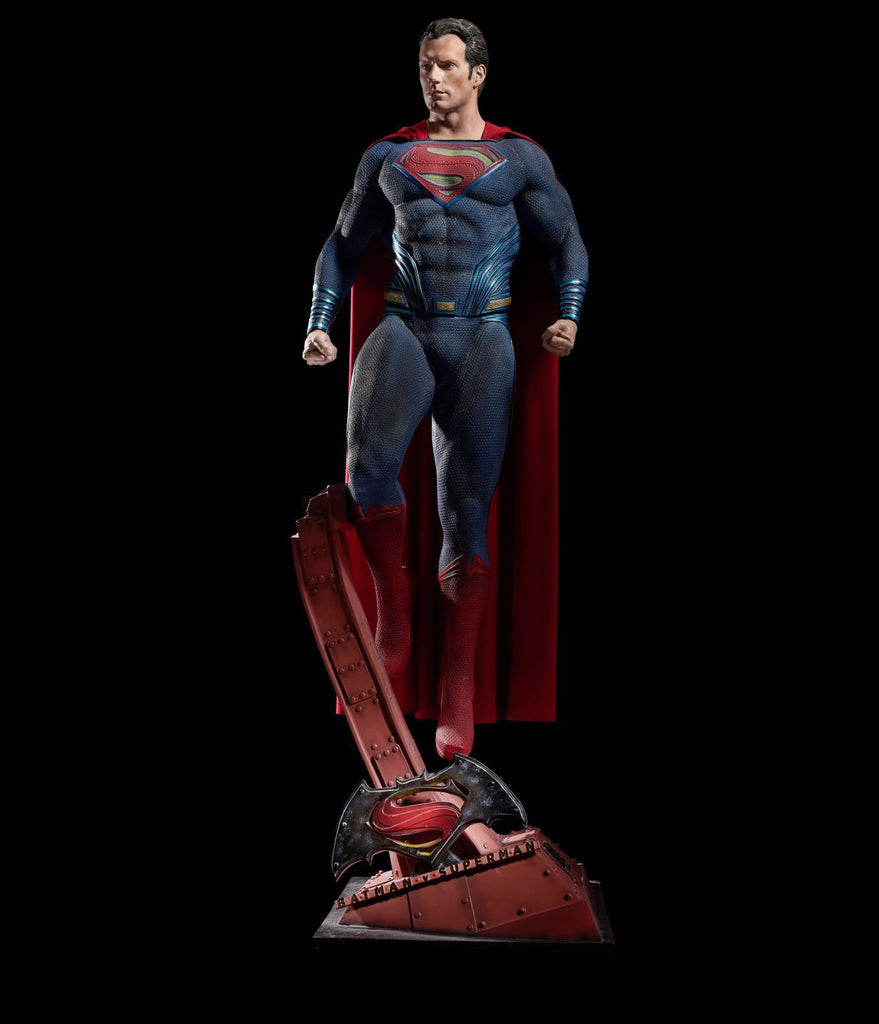 Batman v Superman - Dawn of Justice: SUPERMAN - Life-size statue – Section9