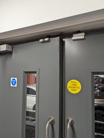 fire doors with no door selector 