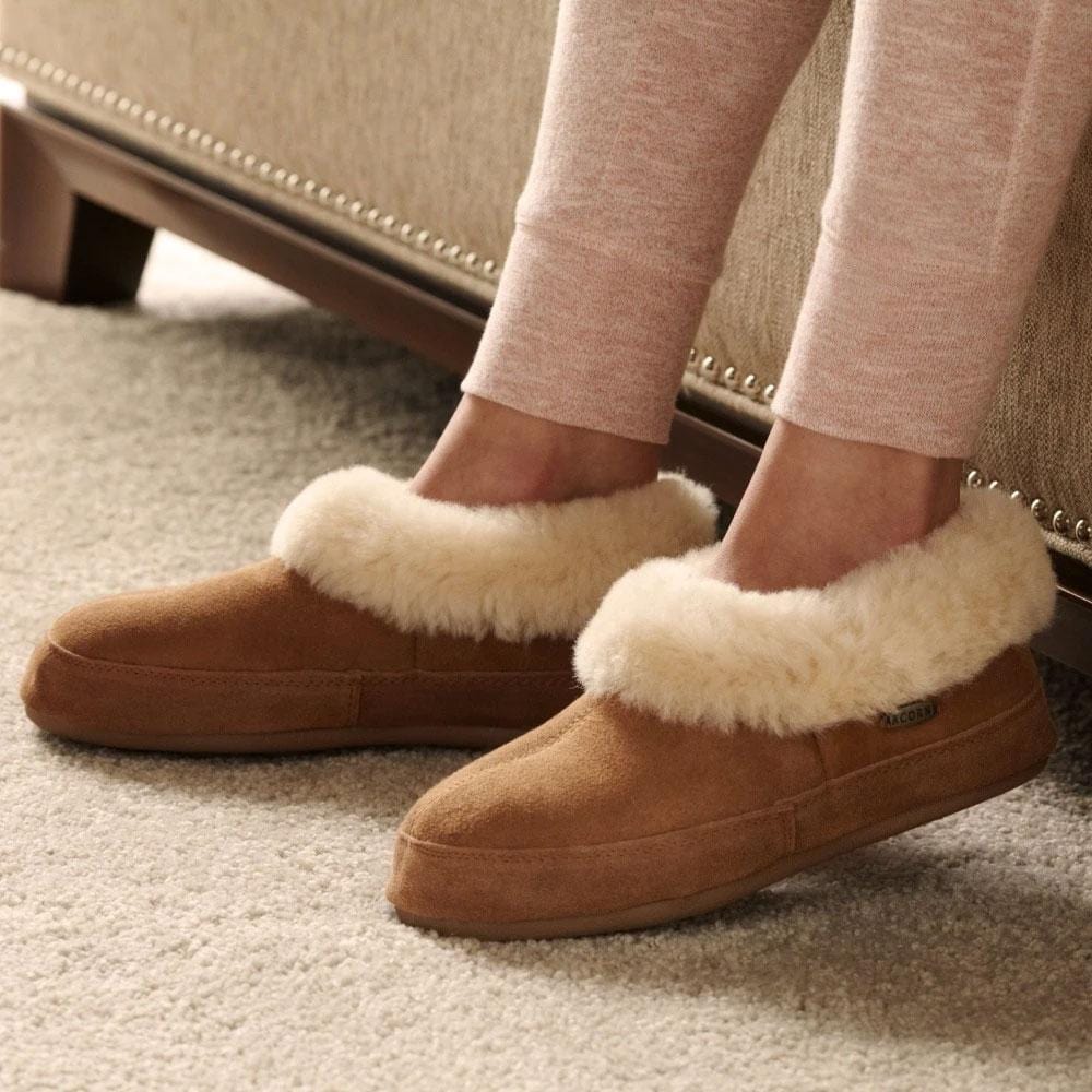 acorn ewe collar slippers