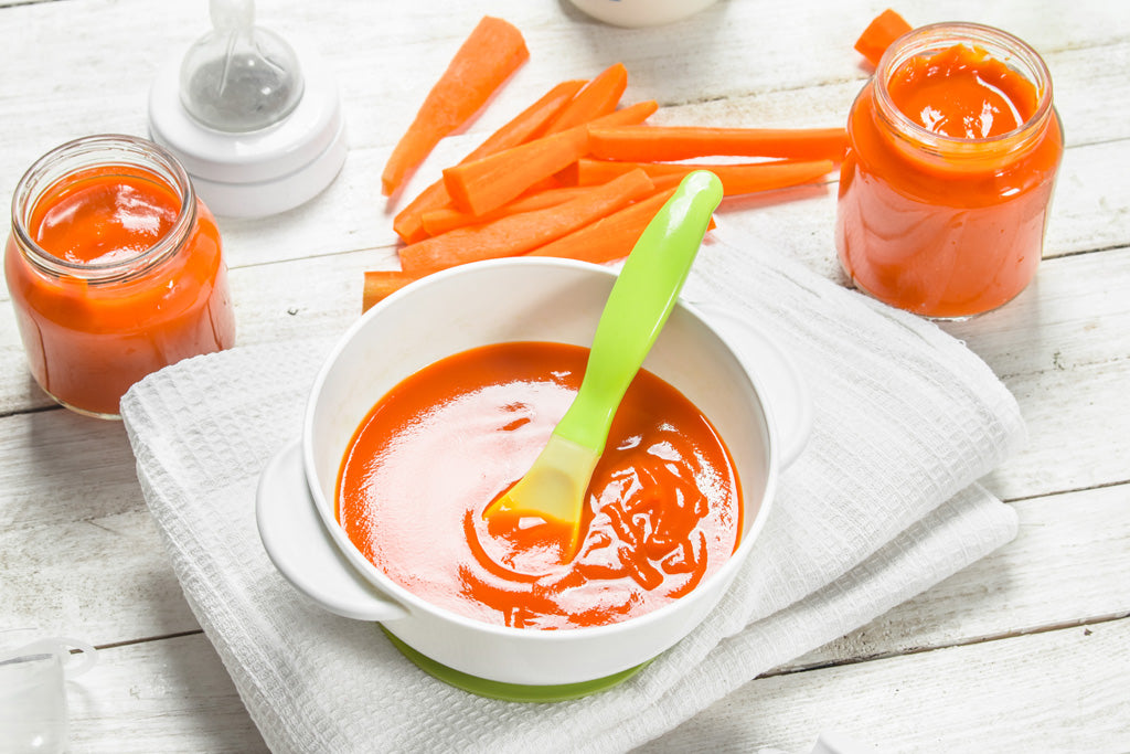 Foto de puré de vegetales zanahoria para bebé