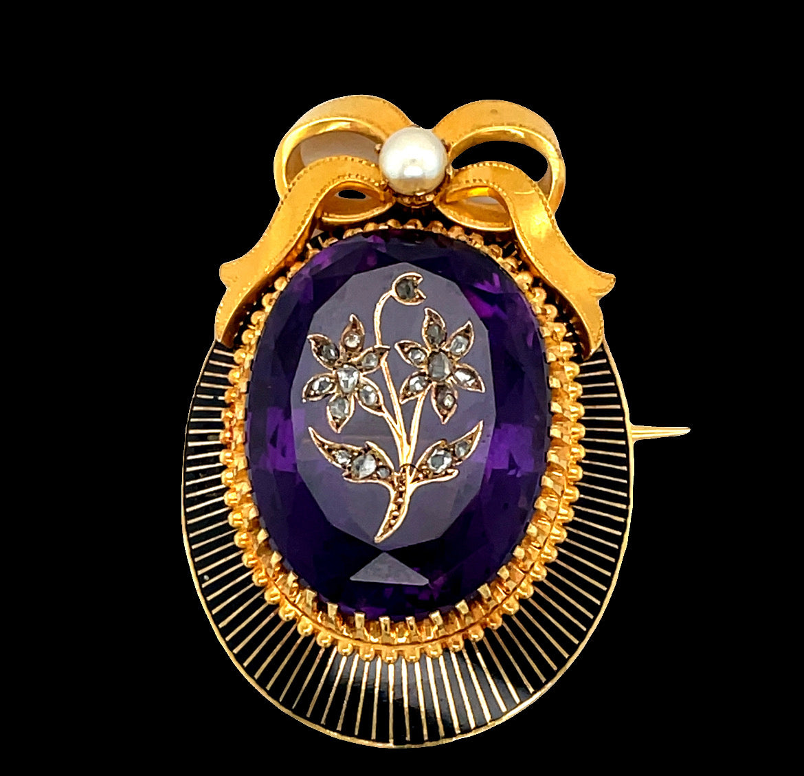 Estate Brooch/Pendant, Rose Cut Diamond 0.35 cttw, 1 Carved Oval Amethyst 22 mm x 16 mm, 1 Pearl, 18K Yellow Gold 15.16g