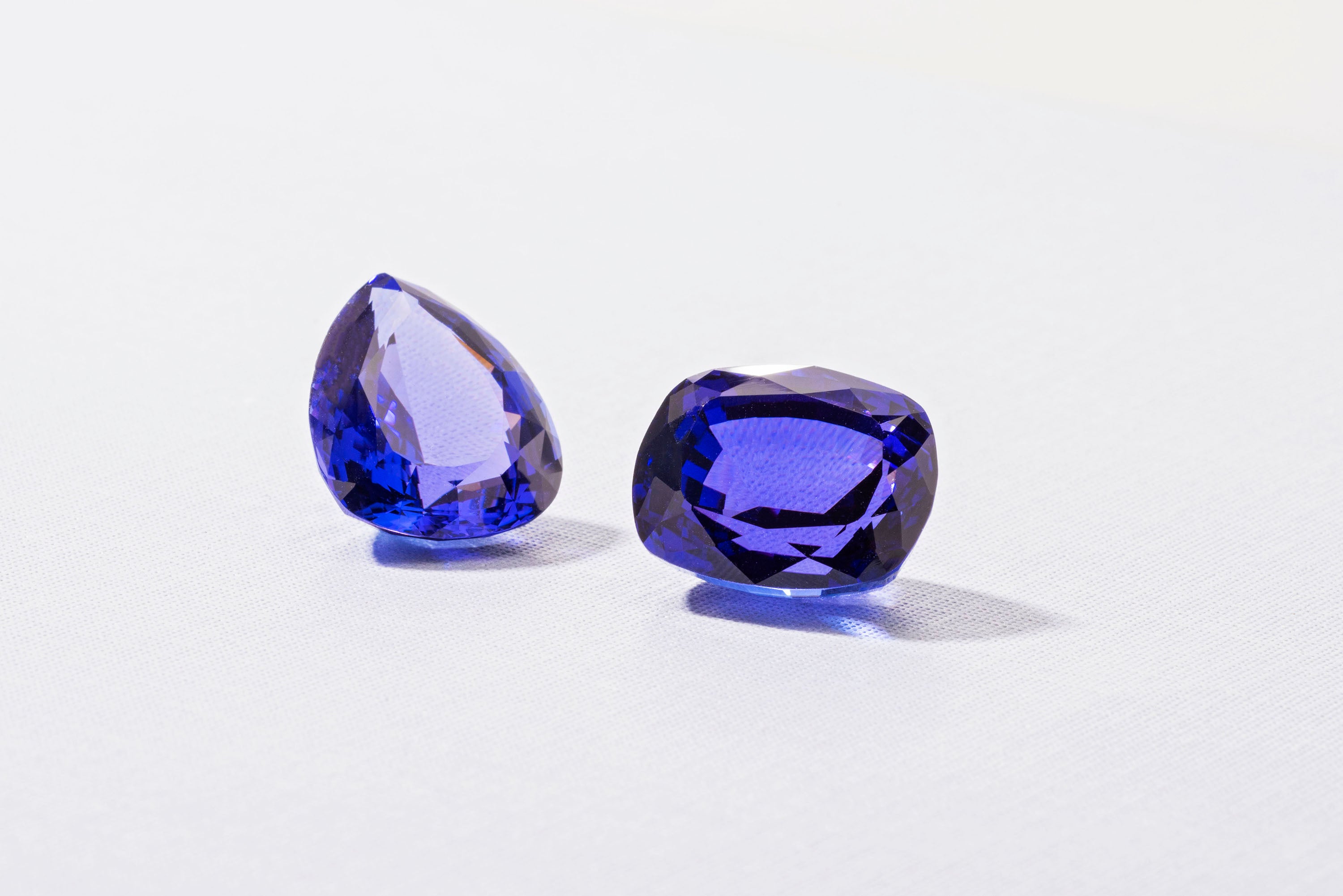 Your Comprehensive Guide To Gemstones vs. Crystals - BIRON® Gems