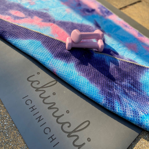 Tie Dye Toga Mat Towel with Slip-Resistant Grip – Crazy Like a Daisy  Boutique