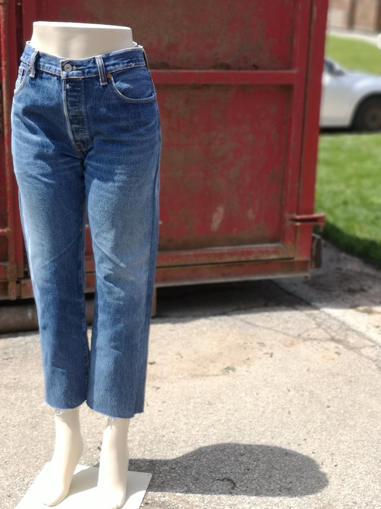 Straight Leg Indigo Wash – Sequel Jeans