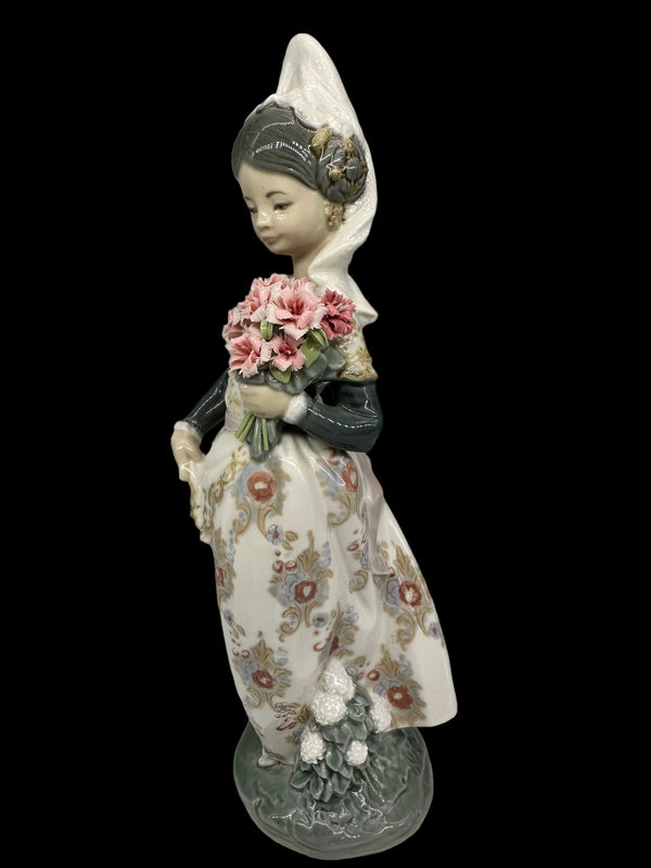 Retired Lladro VALENCIAN LADY, Valencianita El La Ofrenda