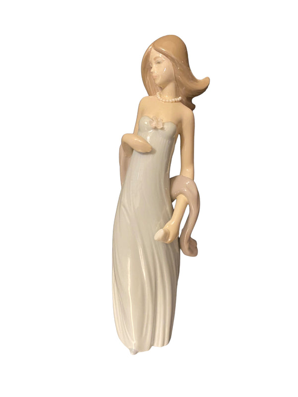 LLADRÓ Water Girl Figurine. Porcelain Nude Female Figure.