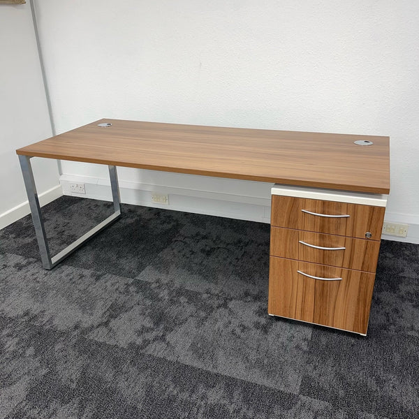 second hand desk with drawers