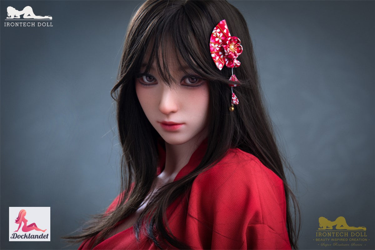 Mizuki (Miyuki) 164 cm E-cup aasialainen seksinukke silikonista Irontech Doll. Alaston avoin vagina.