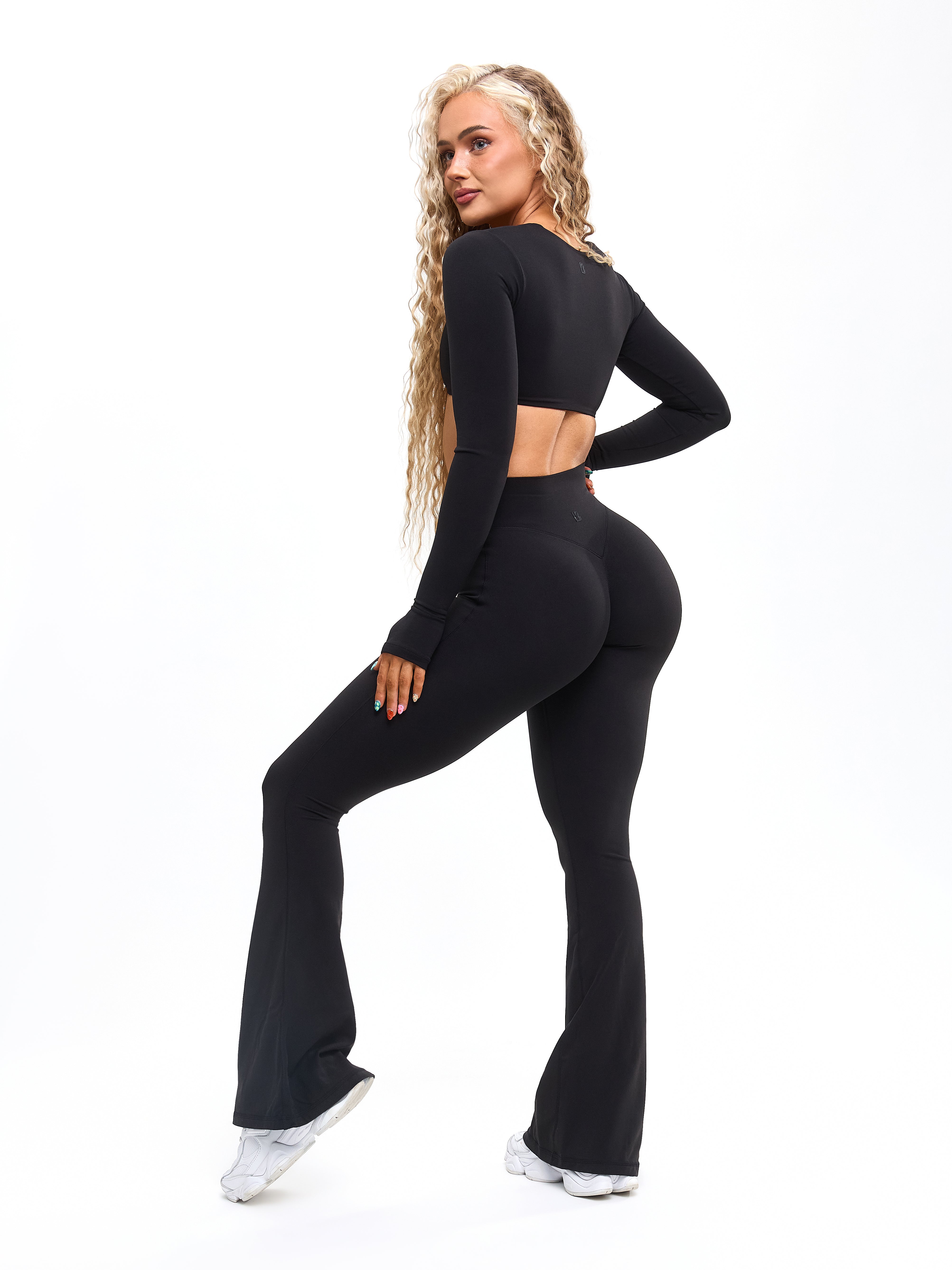 042324JUICYMIA0987 745c5004 8782 49ec 91f6 a53cd949e1bd