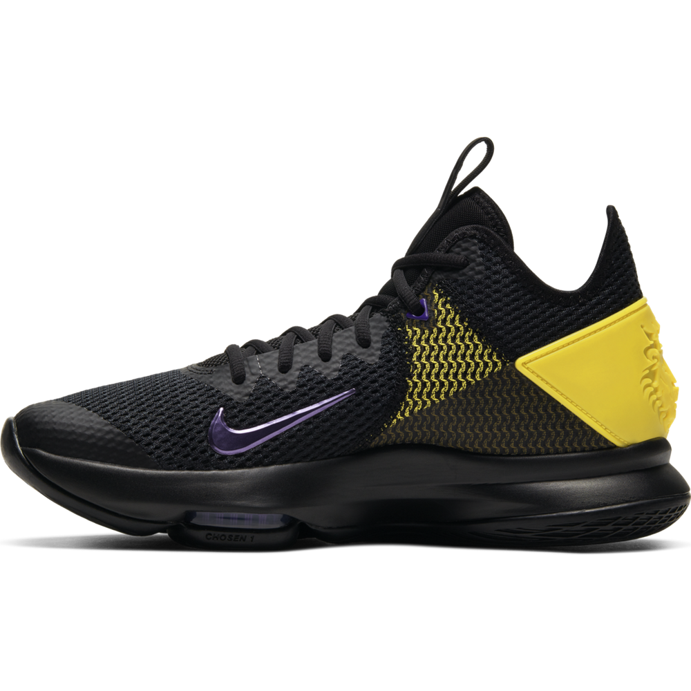 LeBron Witness 4 Basketball Shoe 'Black 