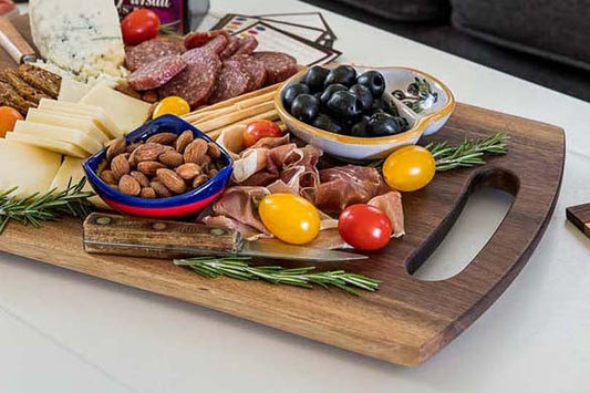 Maple Cutting Board, Grooves for catching bread crumbs