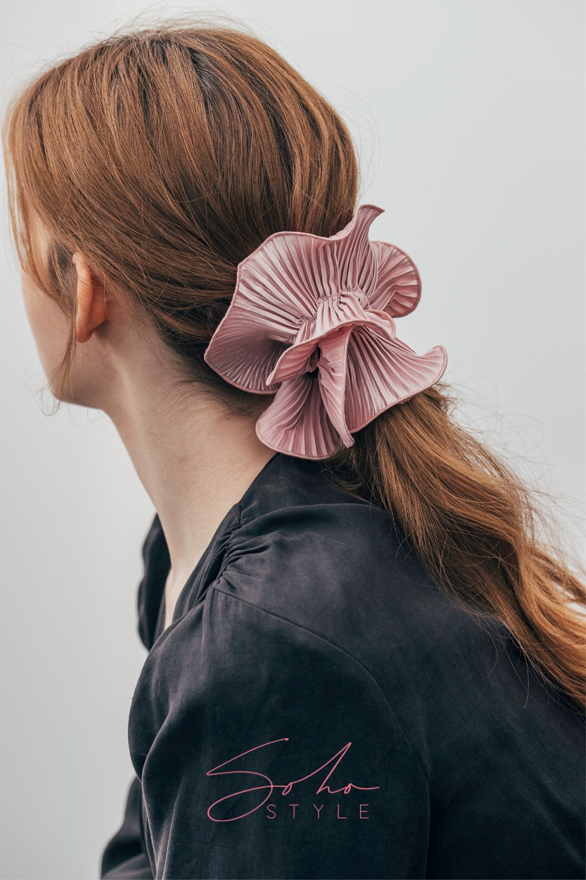 Pleat-lined ponytail scrunchy