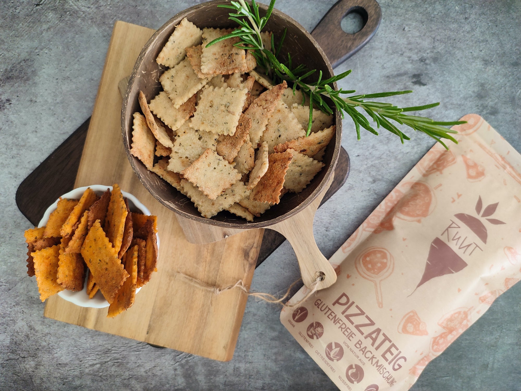 Crackers uit de glutenvrije pizzamix: een alternatief voor meel